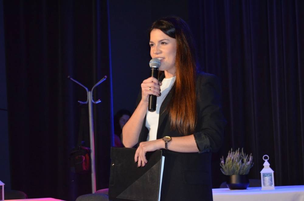 Koncert Ogniska Muzycznego w Jasienicy Rosielnej  „W kawiarence na rogu …”