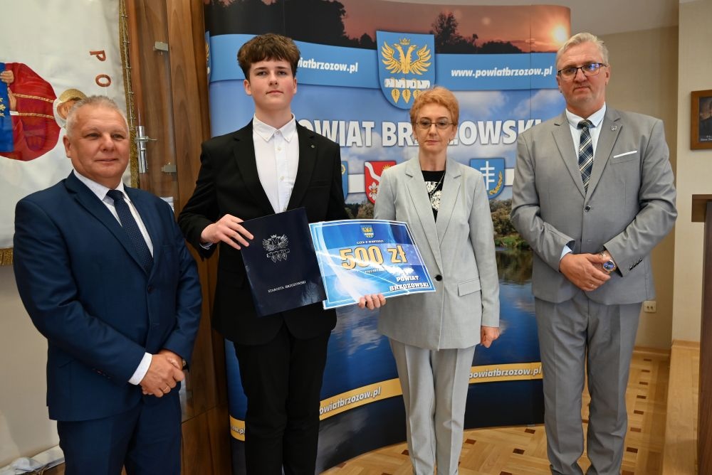 Uczeń szkoły w Woli Jasienickiej laureatem konkursu matematycznego 