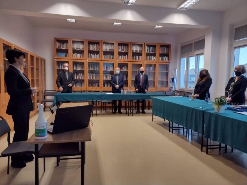 Obrona rozprawy doktorskiej z wyróżnieniem